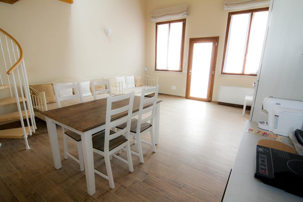 Agriturismo Cascina Della Fontana Lodi Ruang foto